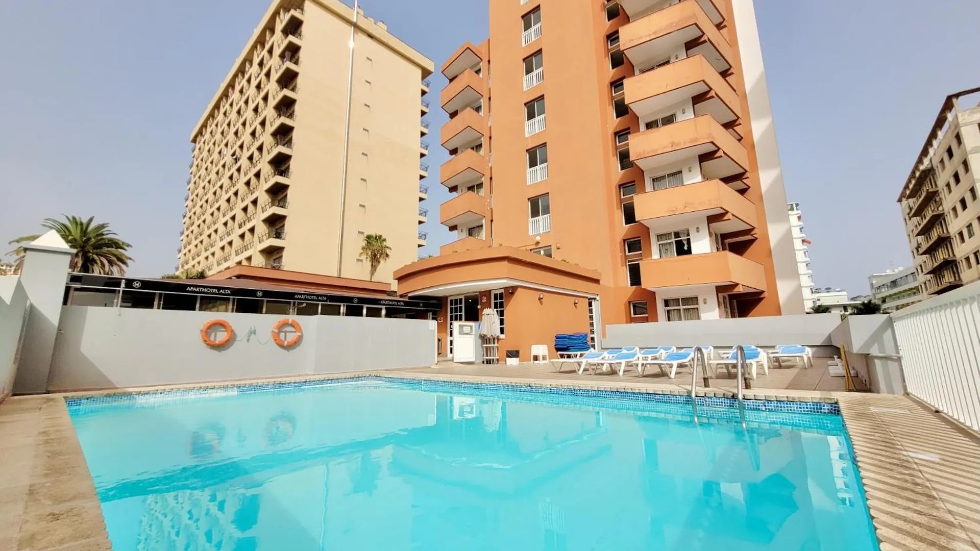 Alta Beachside Apartments contacts